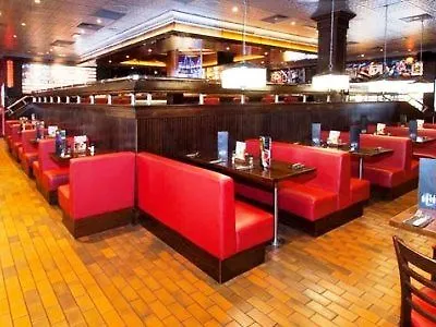 Premier Premier Centre Лідс